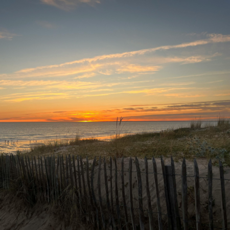 "Playa de Argelès-sur-Mer (Francia), fotografía histórica de litoral mediterráneo y contexto de campos de refugiados en la Guerra Civil Española"