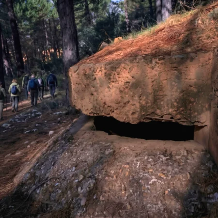 Posición El Pinar en el Frente del Agua, escenario de la Guerra Civil Española en la Sierra Norte de Madrid, para descubrir mediante viajes de historia, turismo cultural y experiencias de patrimonio y memoria histórica.